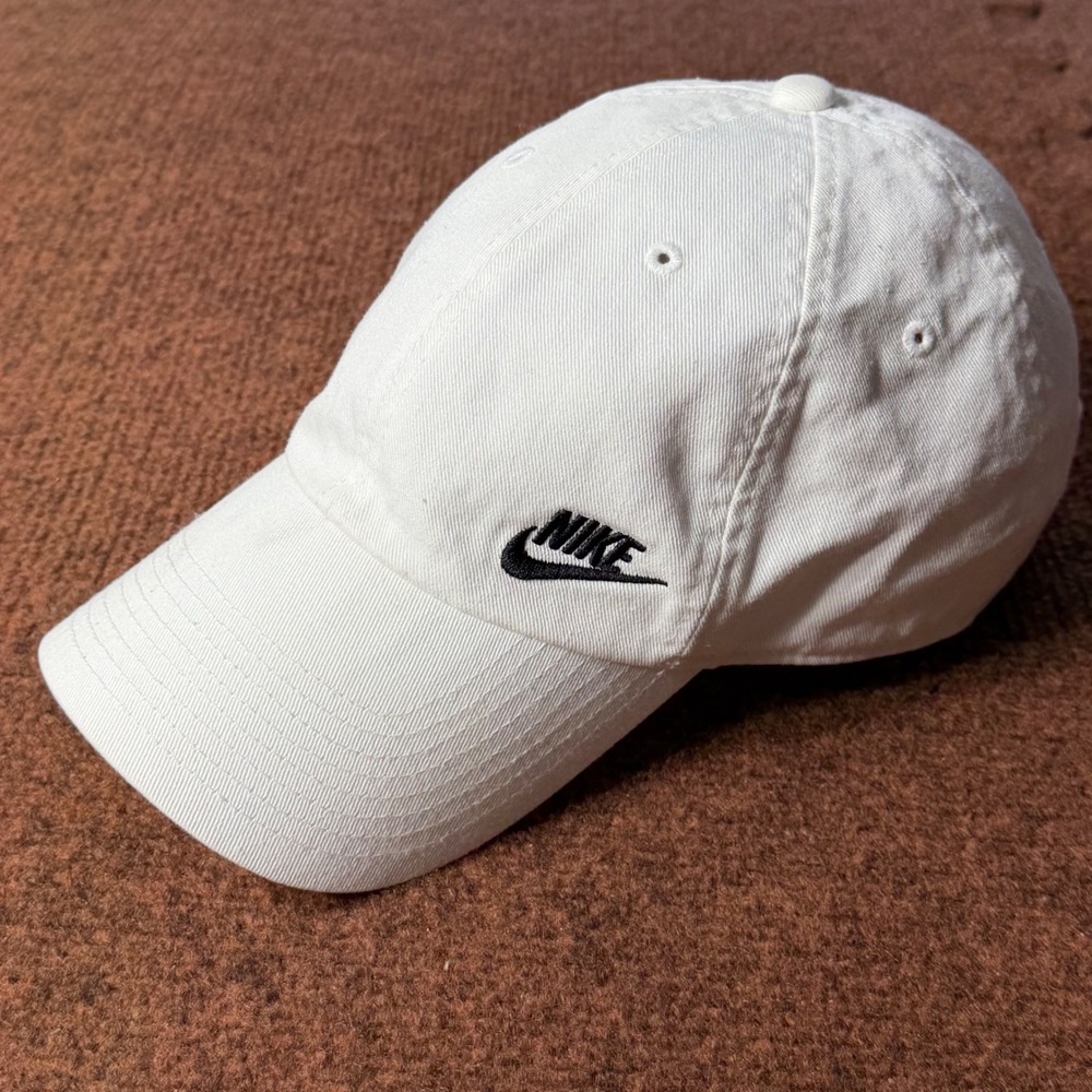 Nike Heritage86 Adjustable Hat White Cotton Twill Futura Logo Cap AO8662-101